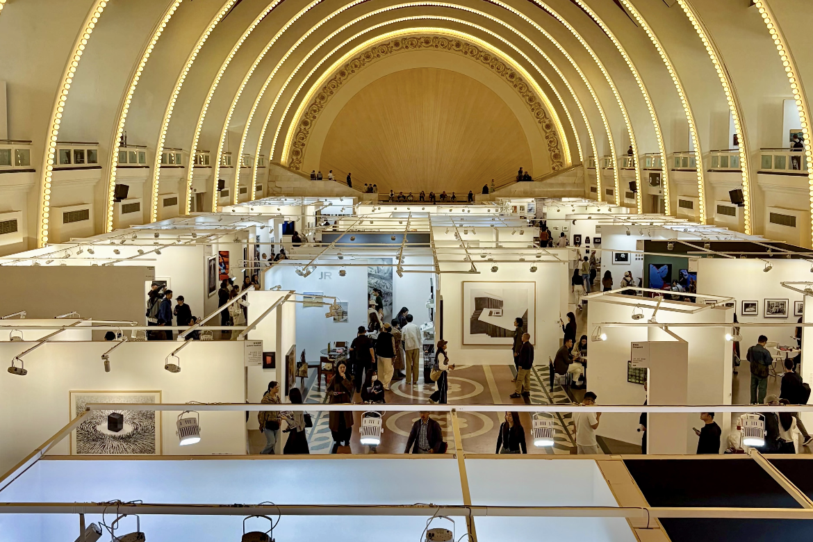 International luxury house exhibition in China, social listening case by The V Factory